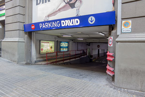Entrada al parking por la calle Aribau, Barcelona