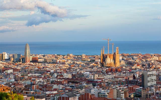 vistas de Barcelona y Sagrada Familia