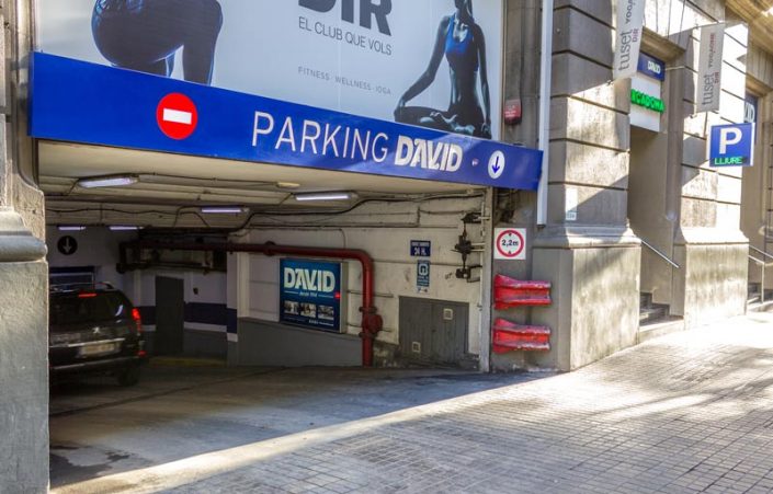 Entrada parking David por calle Aribau