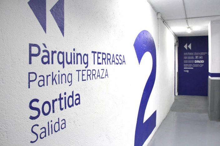 Acceso a parking exterior terraza