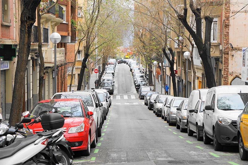 coches aparcados en Barcelona